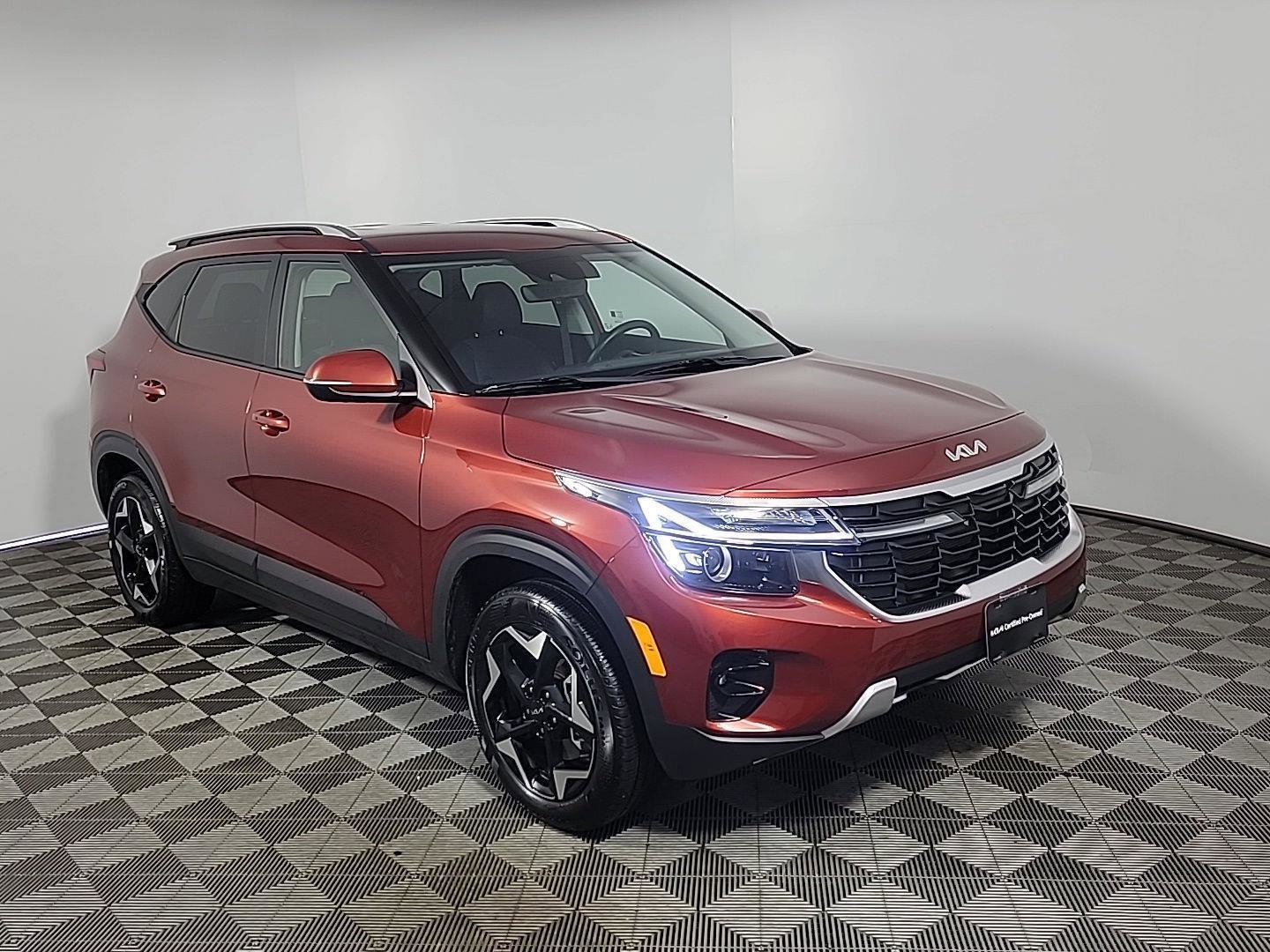 Used 2025 Kia Seltos S image 1