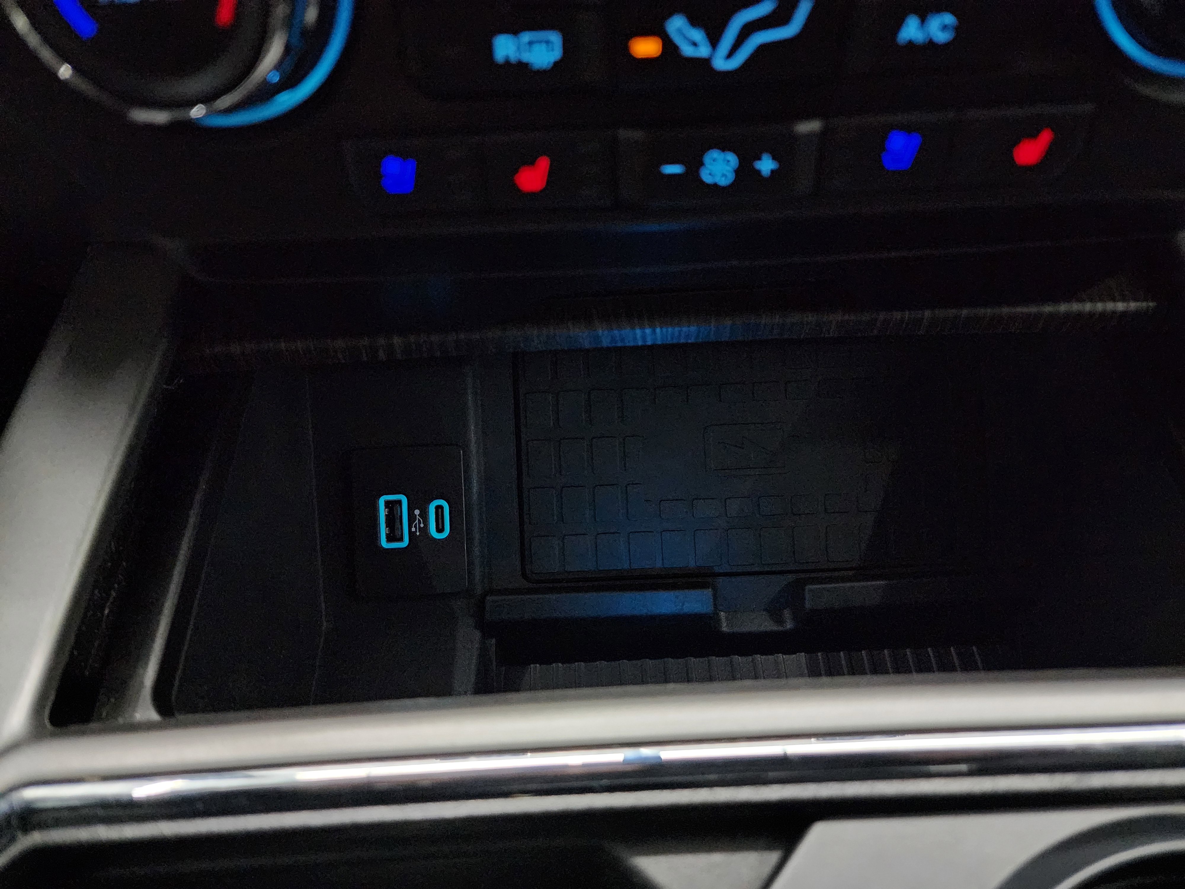 Used 2021 Ford F350 Lariat image 47