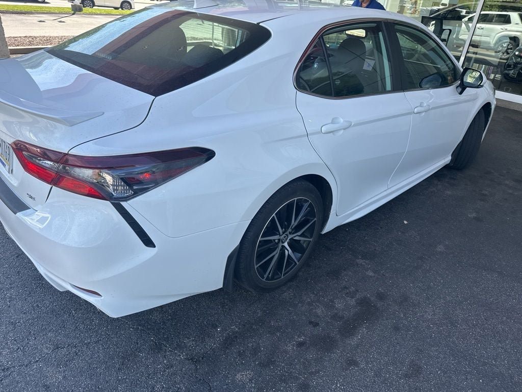 Used 2024 Toyota Camry SE w/ Cold Weather Package FWD image 8