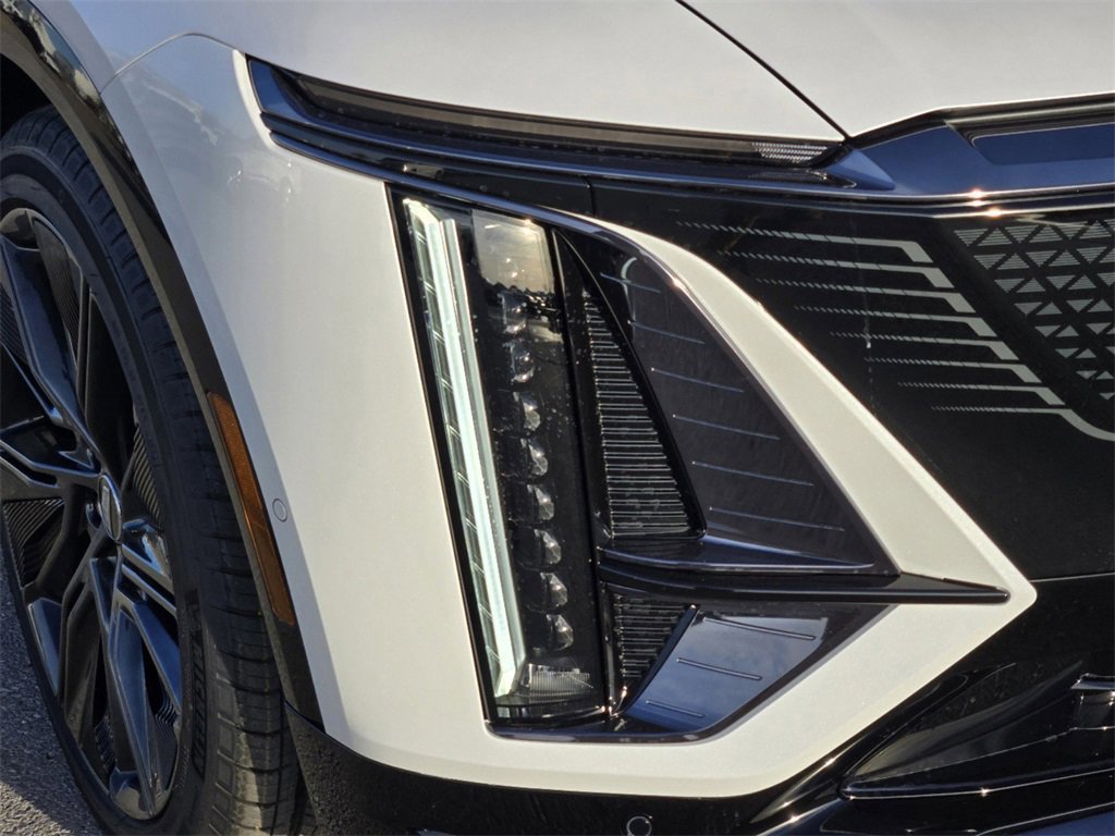 New 2025 Cadillac Lyriq Sport image 9
