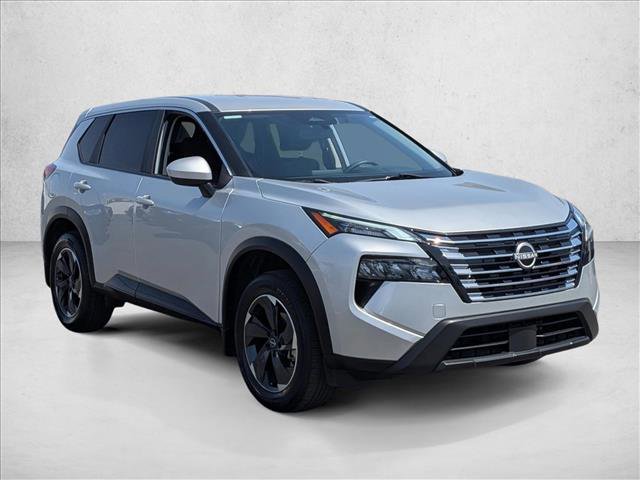 Used 2024 Nissan Rogue SV image 3