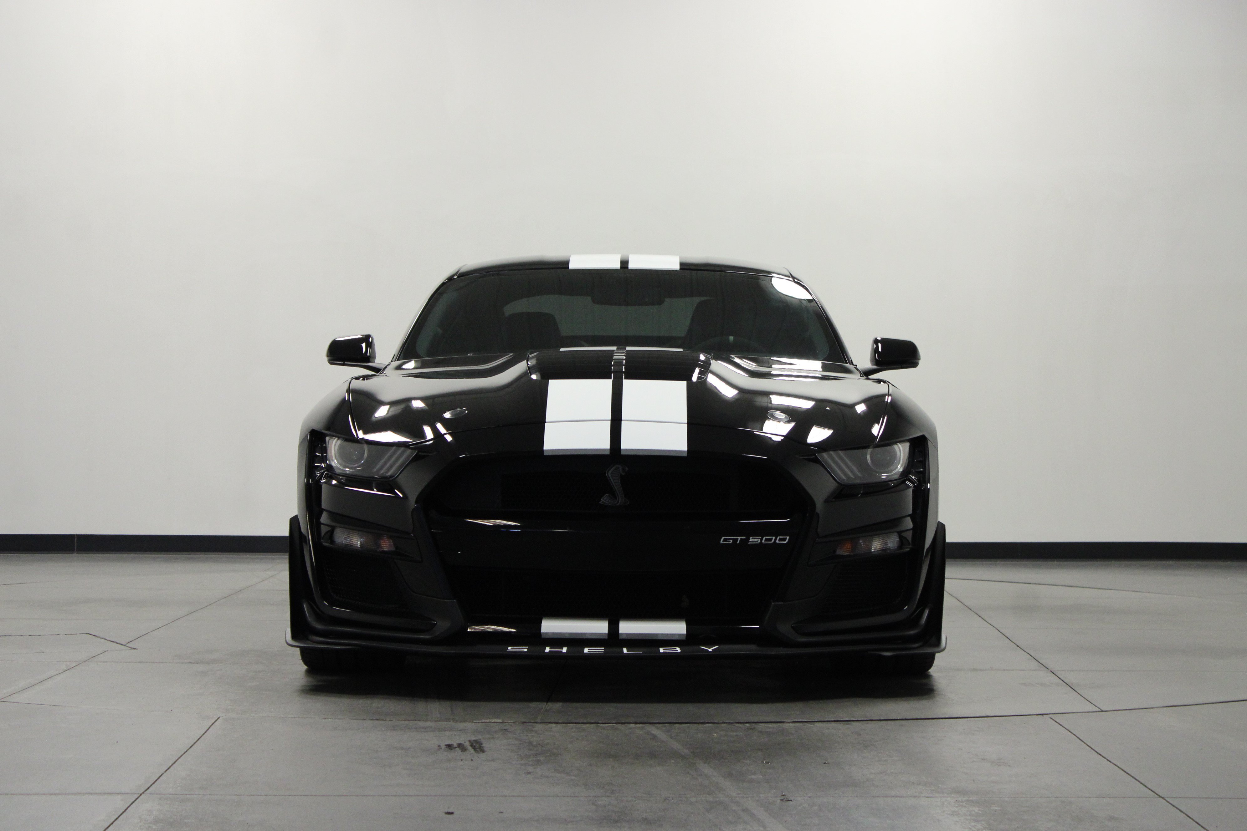 Used 2020 Ford Mustang Shelby GT500 w/ Technology Package RWD image 9