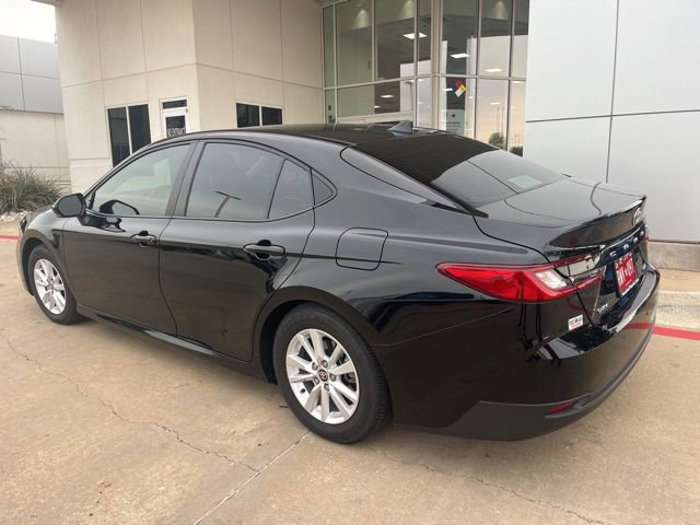 Used 2025 Toyota Camry LE w/ Convenience Package FWD image 6