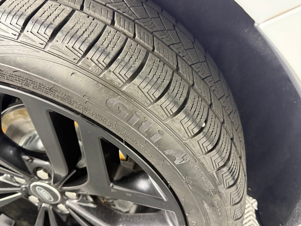 Used 2020 Land Rover Range Rover Evoque SE AWD/4WD image 13