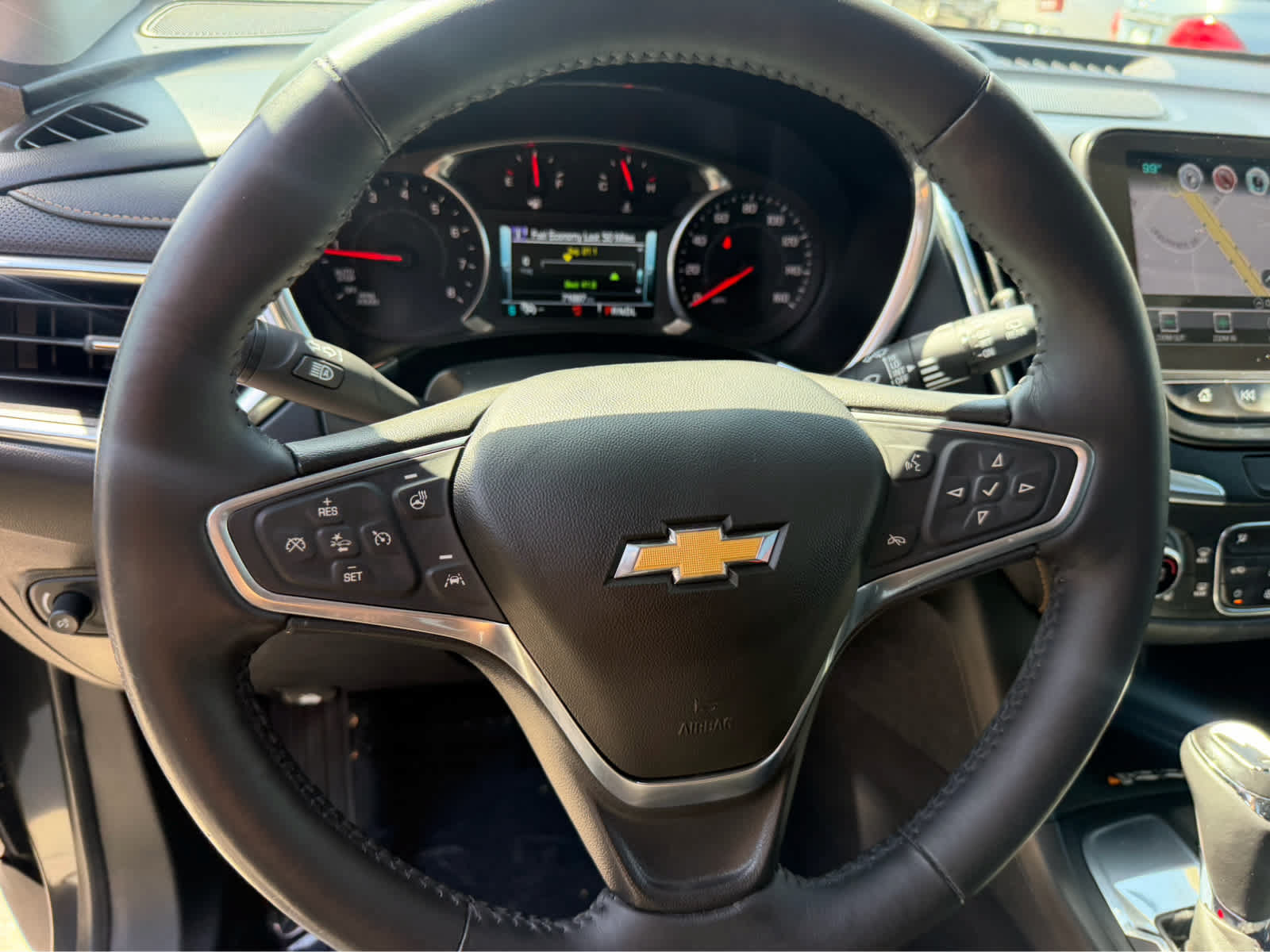 Used 2018 Chevrolet Equinox Premier FWD image 32