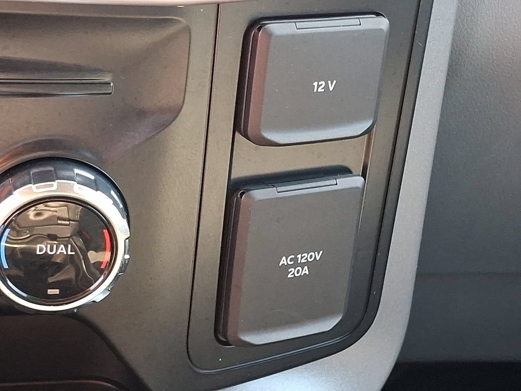 Used 2023 Ford F150 Lightning XLT AWD/4WD image 25