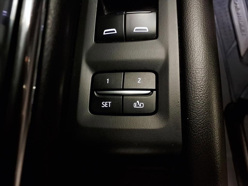 Used 2021 Chevrolet Suburban Premier image 17