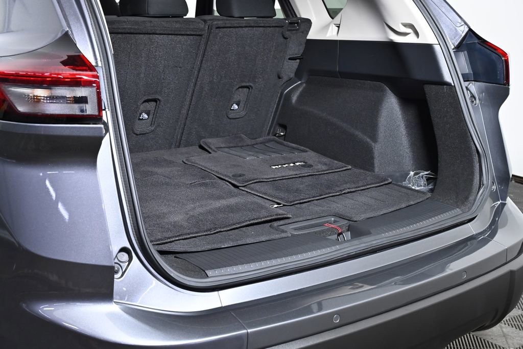 Certified 2025 Nissan Rogue S image 29