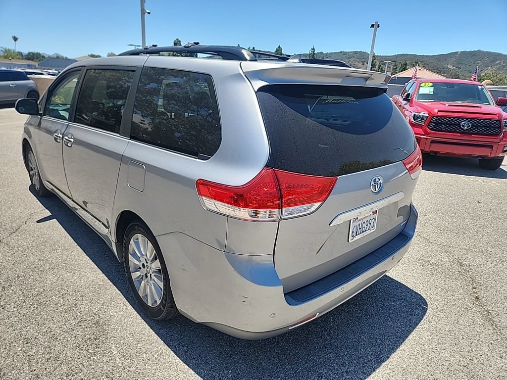 Used 2012 Toyota Sienna Limited w/ Premium Pkg FWD image 3
