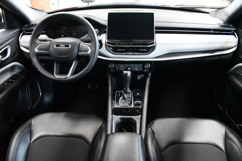 Used 2024 Jeep Compass Latitude AWD/4WD image 27