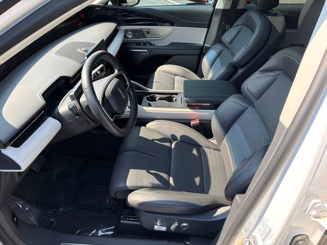 Used 2024 Lincoln Nautilus Reserve w/ Equipment Group 203A AWD/4WD image 11
