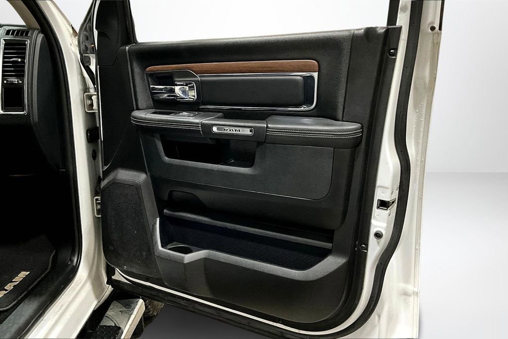Used 2017 RAM 1500 Laramie image 27