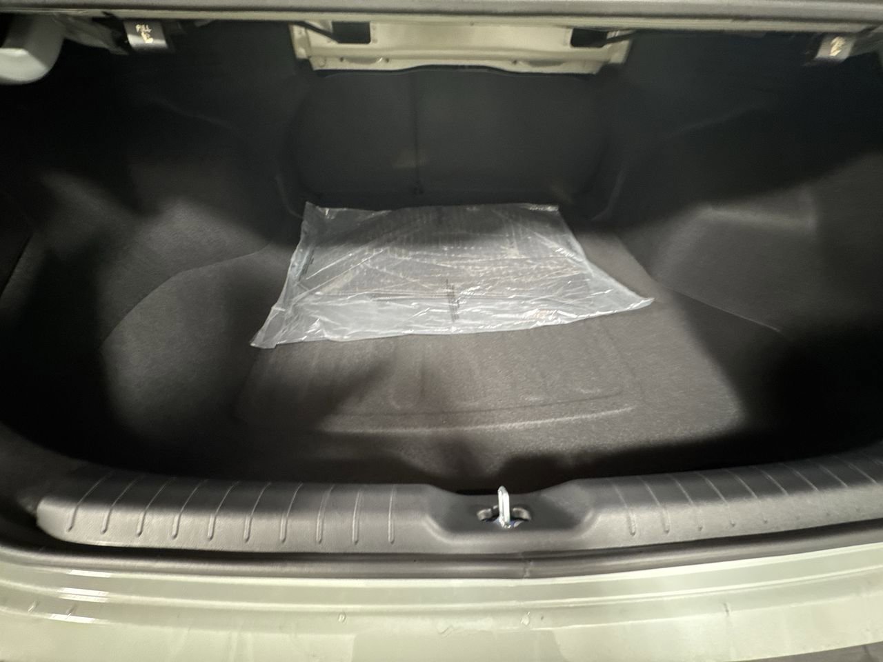 New 2025 Kia K4 LXS image 26