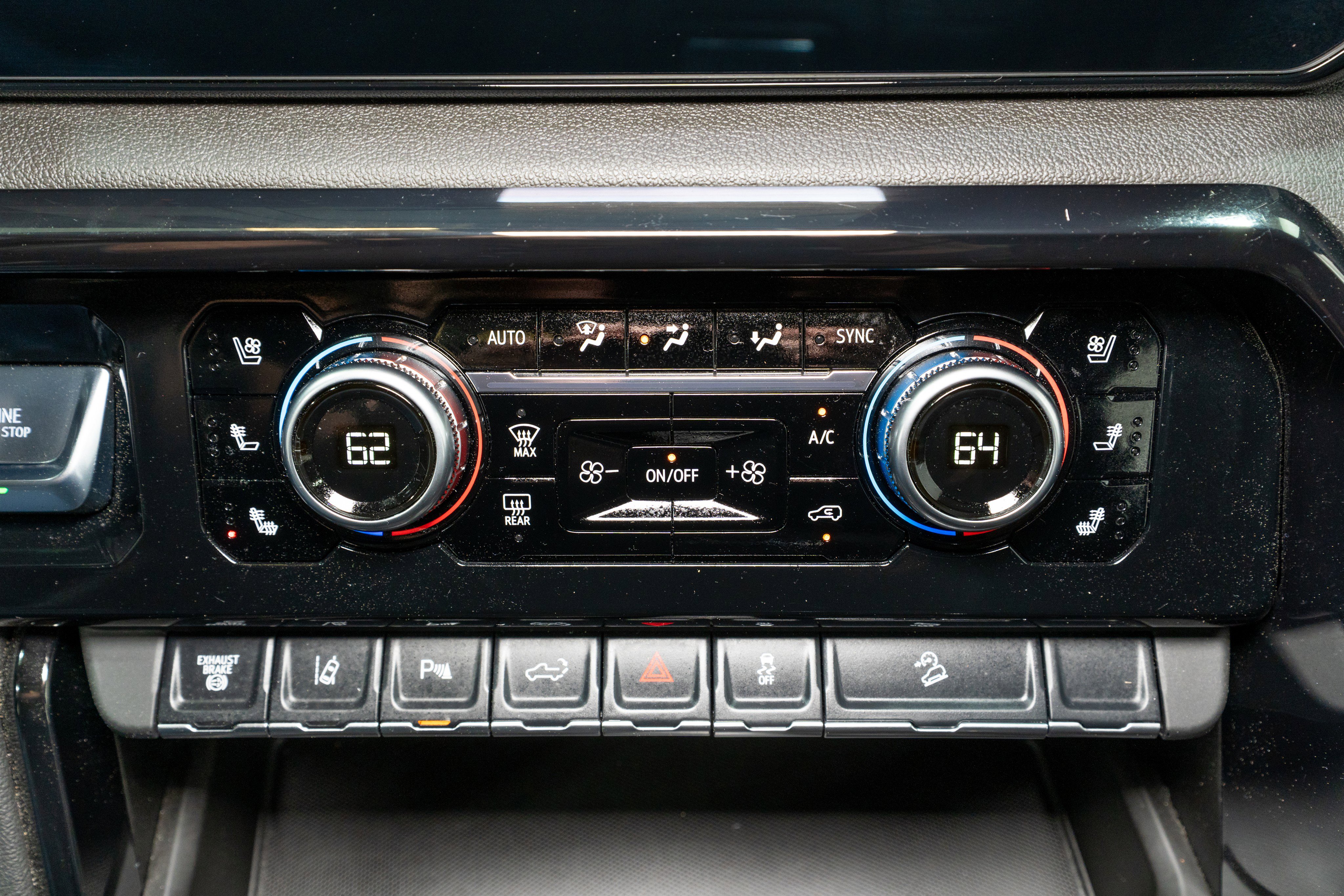 Used 2025 GMC Sierra 2500 AT4 w/ AT4 Premium Plus Package image 27