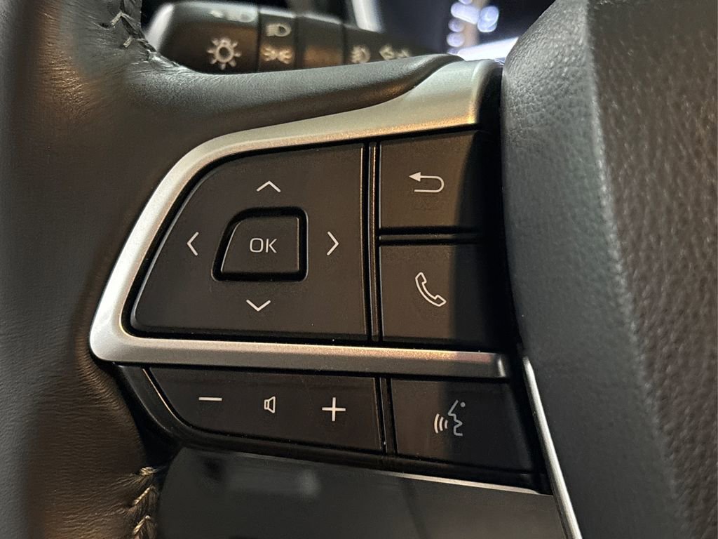 Used 2023 Toyota Highlander XLE image 28