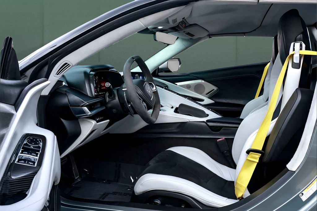Used 2023 Chevrolet Corvette Stingray Premium Conv w/ Z51 Performance Package image 20