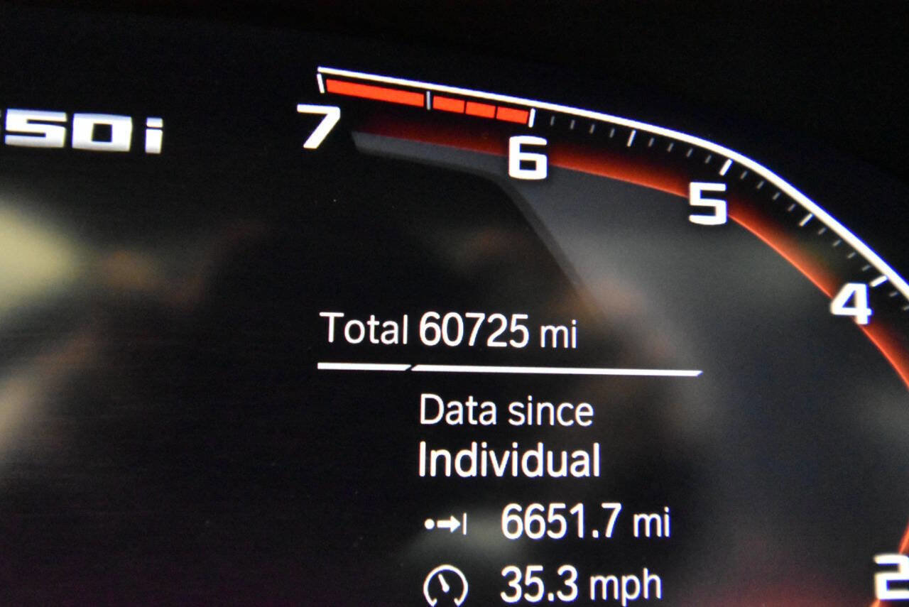 Used 2020 BMW M550i xDrive w/ Executive Package image 28