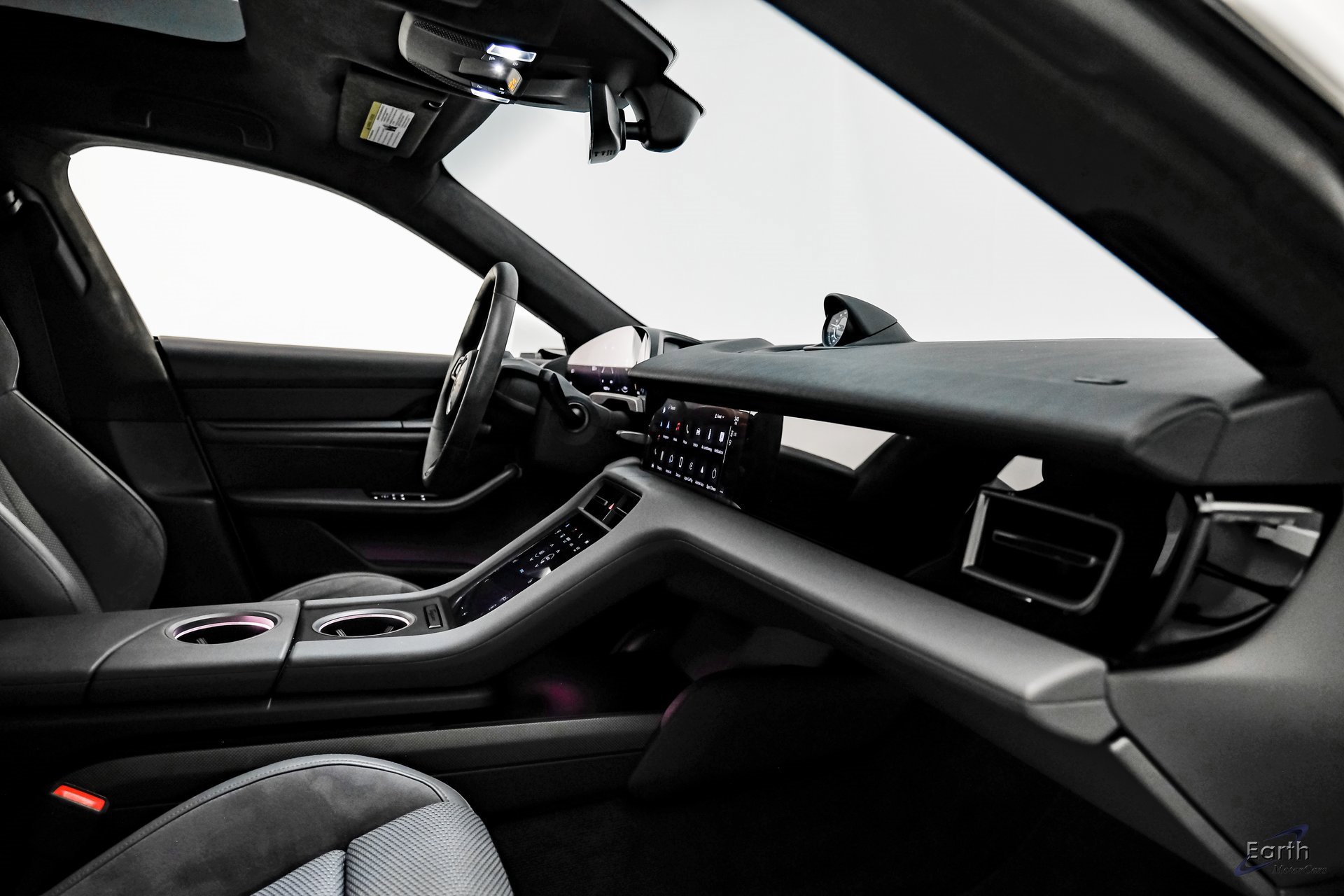 Used 2020 Porsche Taycan Turbo S image 44