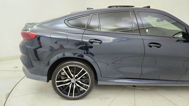 Used 2022 BMW X6 xDrive40i w/ Executive Package image 12
