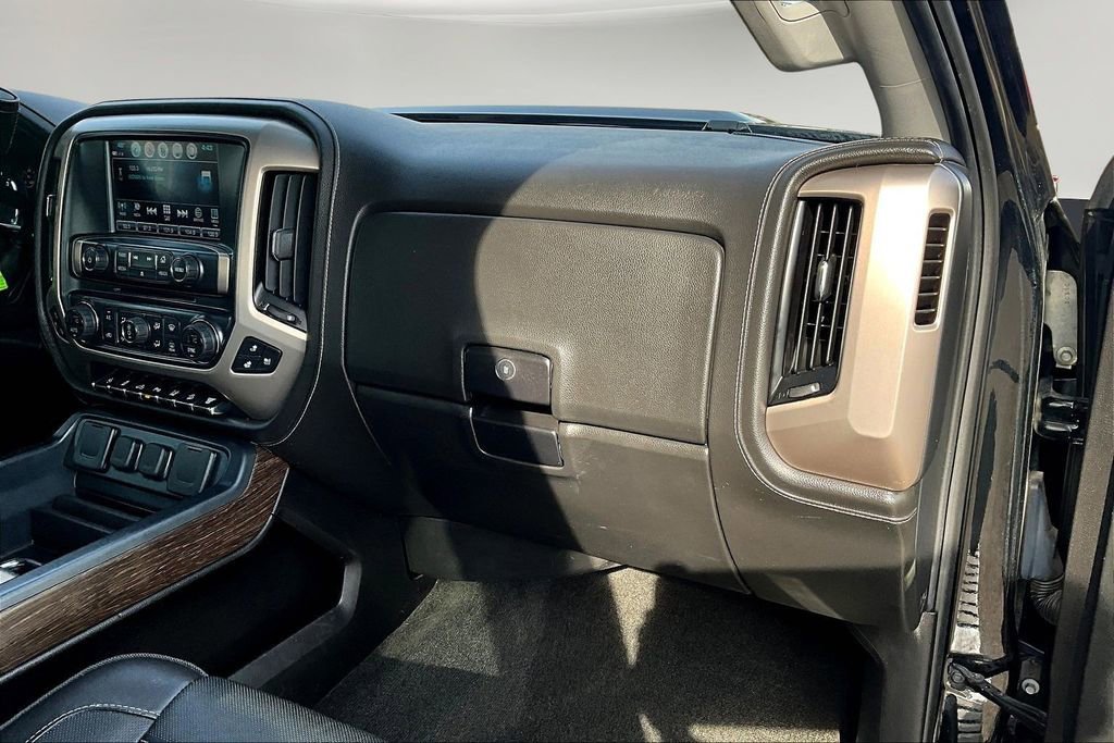 Used 2017 GMC Sierra 2500 Denali w/ Duramax Plus Package AWD/4WD image 26