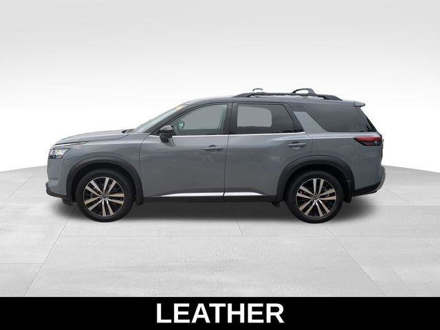 Used 2024 Nissan Pathfinder Platinum image 9