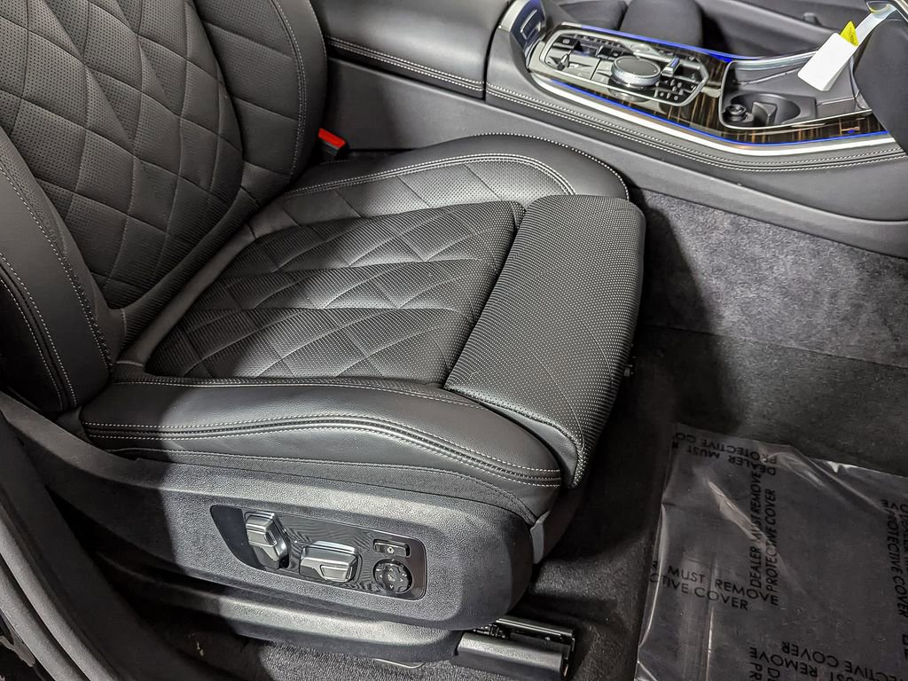 Used 2025 BMW X5 xDrive50e w/ Climate Comfort Package image 39