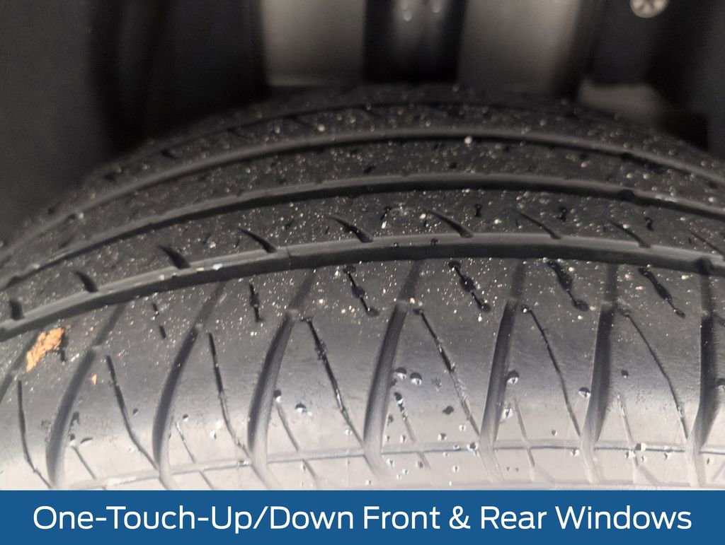 Used 2017 Ford Escape SE w/ Equipment Group 201A FWD image 20