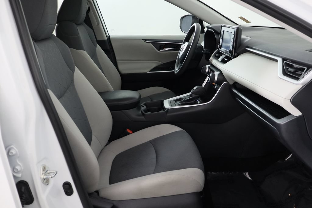 Used 2019 Toyota RAV4 XLE w/ Convenience Package AWD/4WD image 18