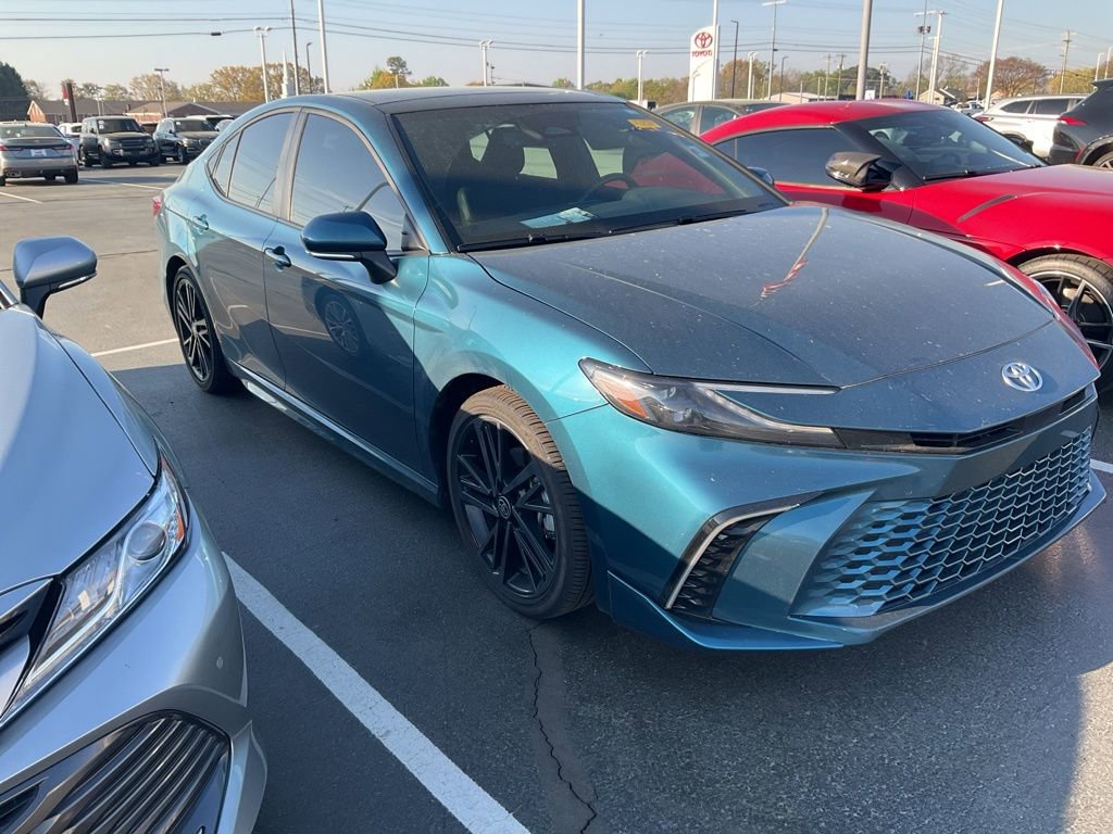 Used 2025 Toyota Camry XSE video 1