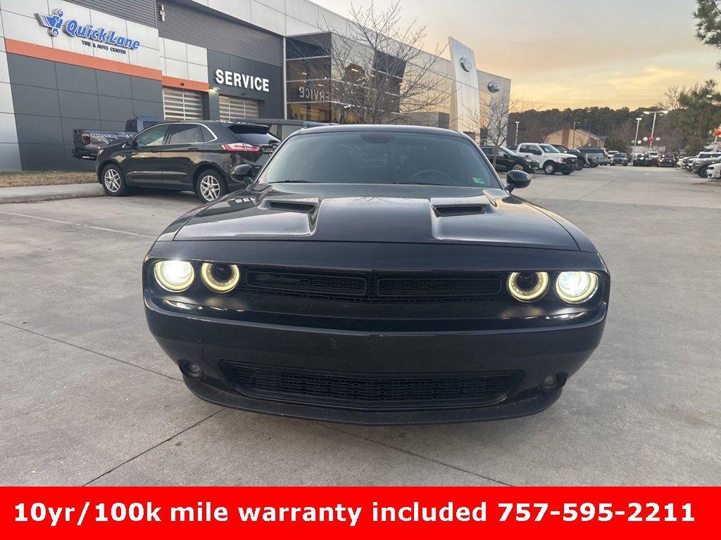 Used 2020 Dodge Challenger SXT w/ Blacktop Package image 2