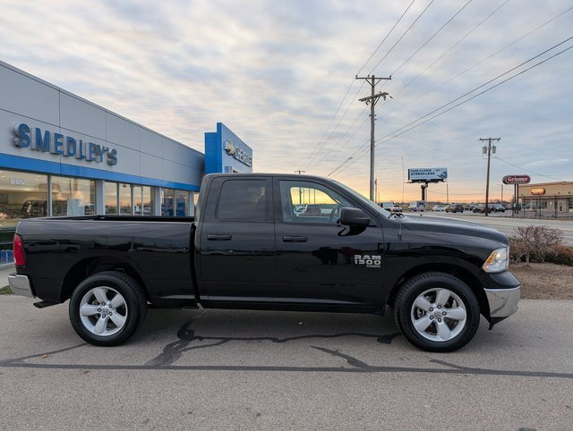 Used 2024 RAM 1500 Classic SLT image 3