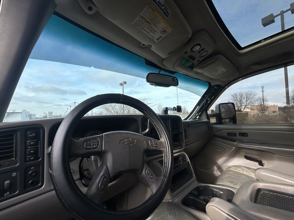 Used 2005 Chevrolet Silverado 3500 LT w/ Heavy-Duty Power Package image 14