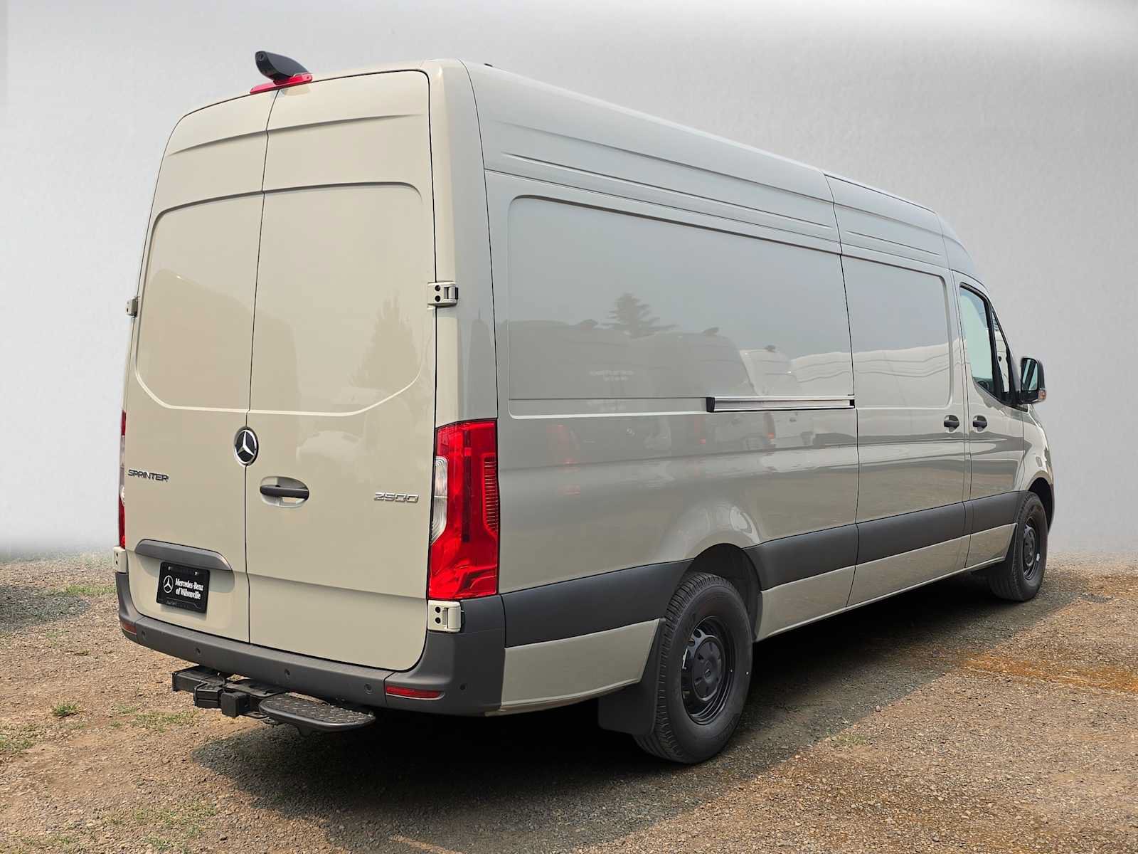 Used 2026 Mercedes-Benz Sprinter 2500 image 3