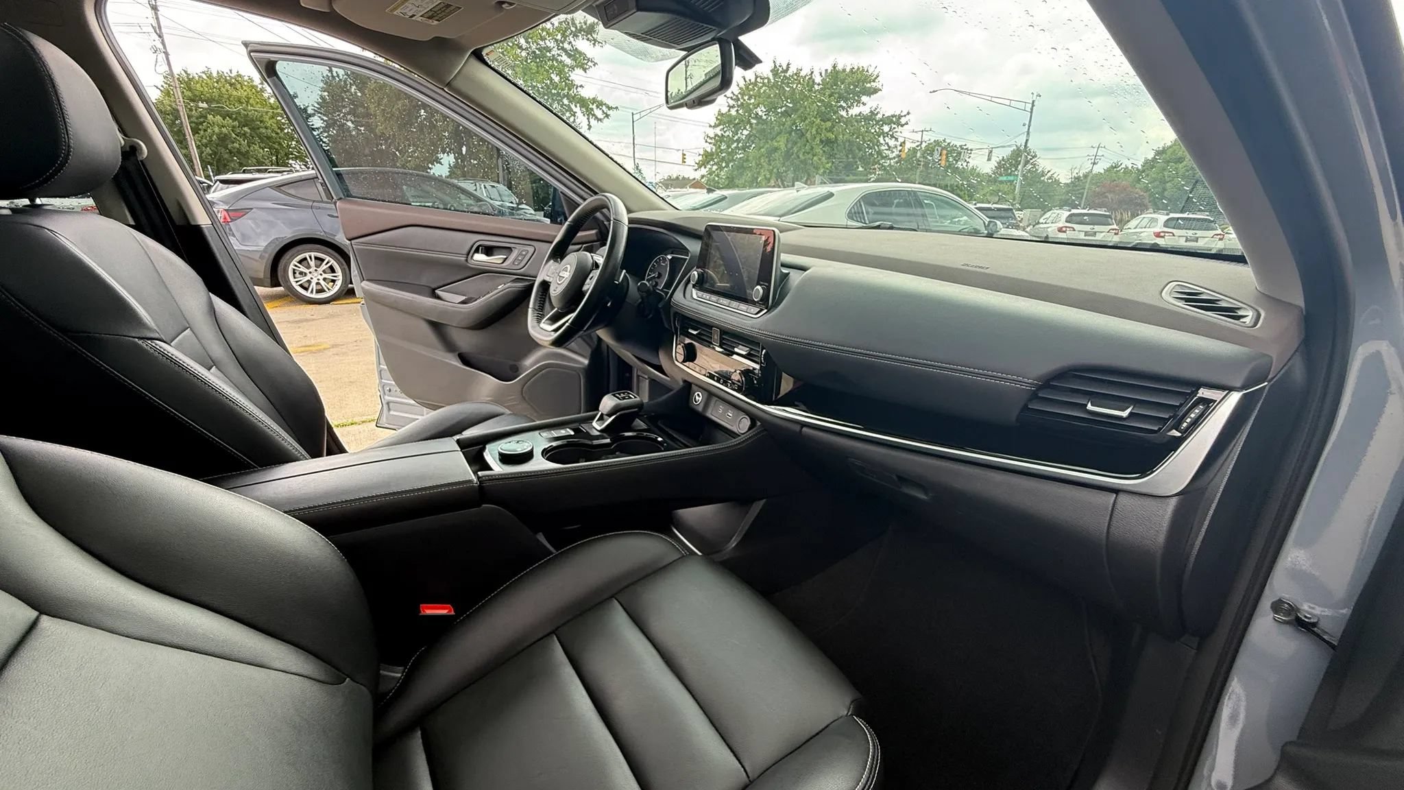Used 2023 Nissan Rogue SL AWD/4WD image 13