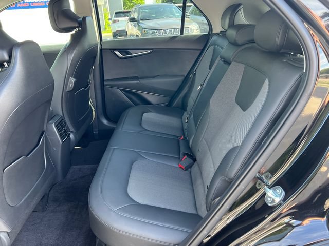 Used 2024 Kia Niro EX FWD image 4