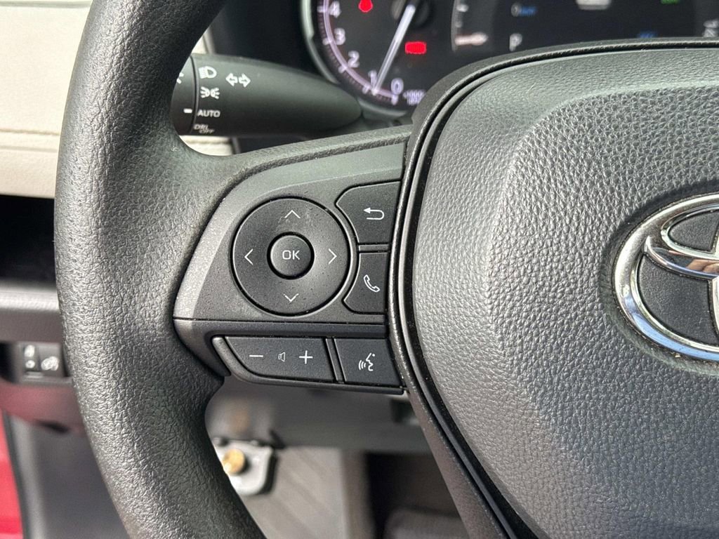 Used 2023 Toyota RAV4 XLE image 30