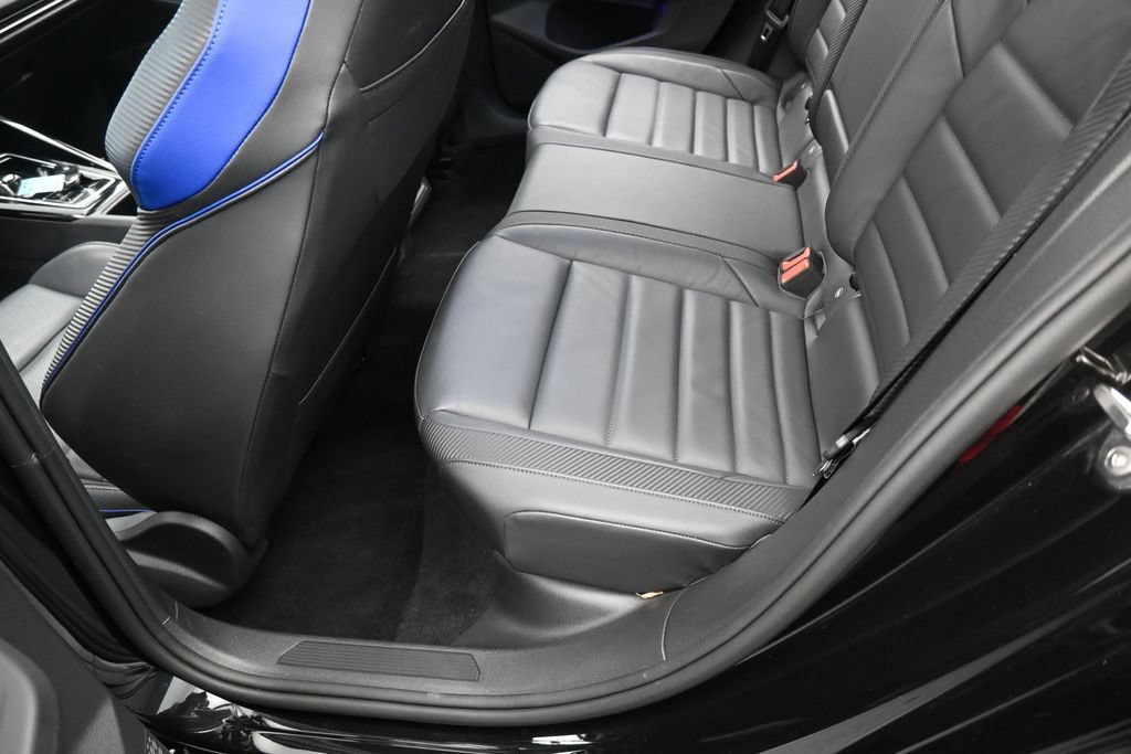 Used 2024 Volkswagen Golf R AWD/4WD image 31