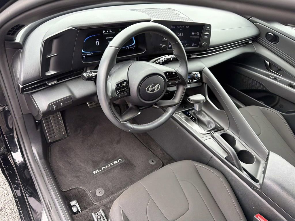 Used 2026 Hyundai Elantra Sport FWD image 18