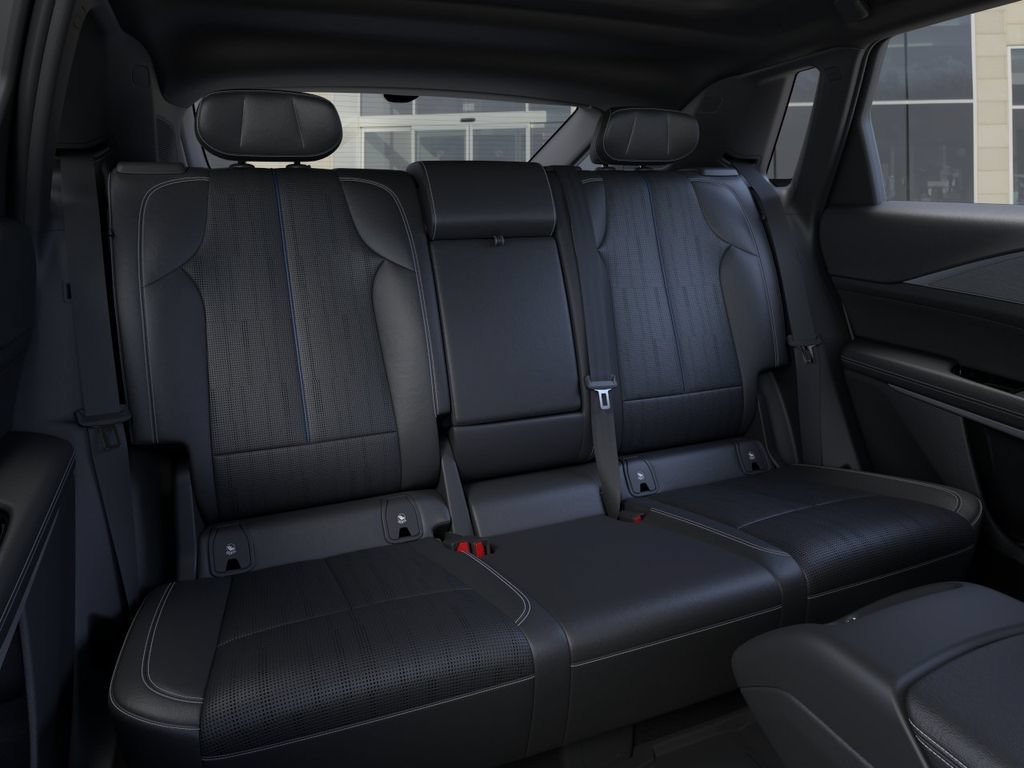 New 2027 Cadillac Lyriq Luxury AWD/4WD image 17