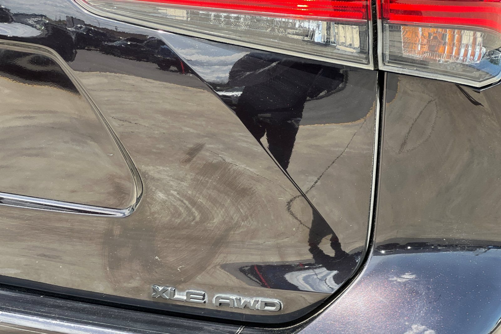 Used 2022 Toyota Highlander XLE AWD/4WD image 24