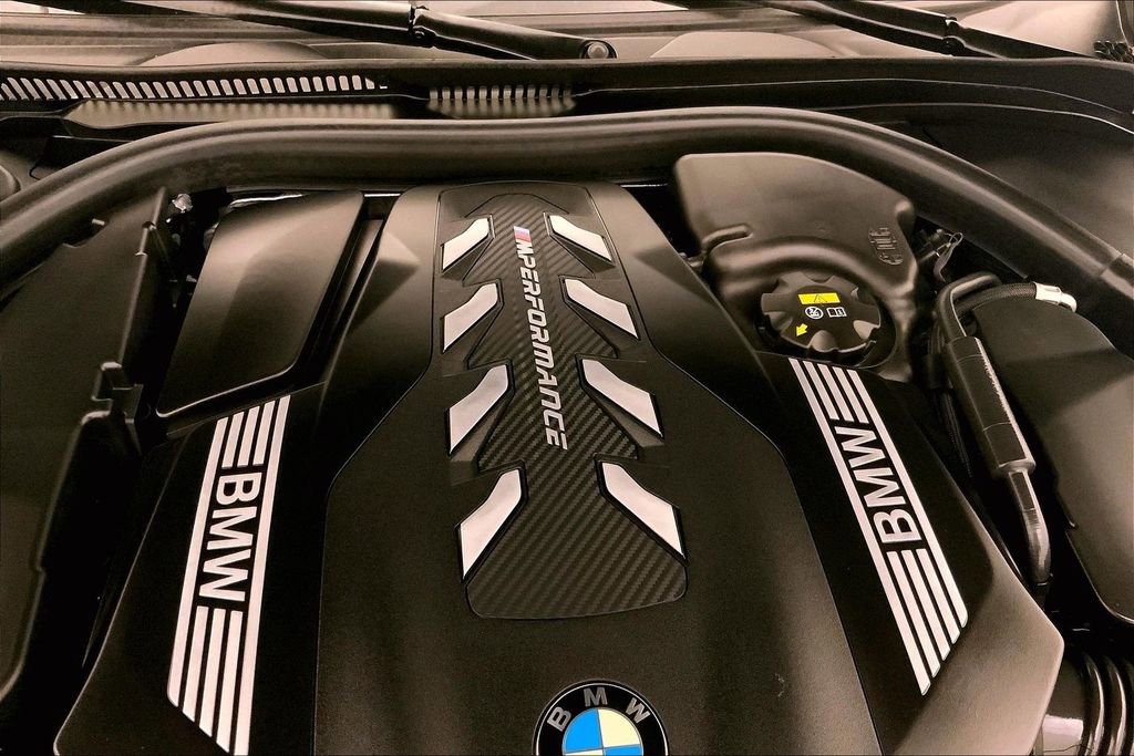 Used 2023 BMW M550i xDrive w/ Executive Package AWD/4WD image 31