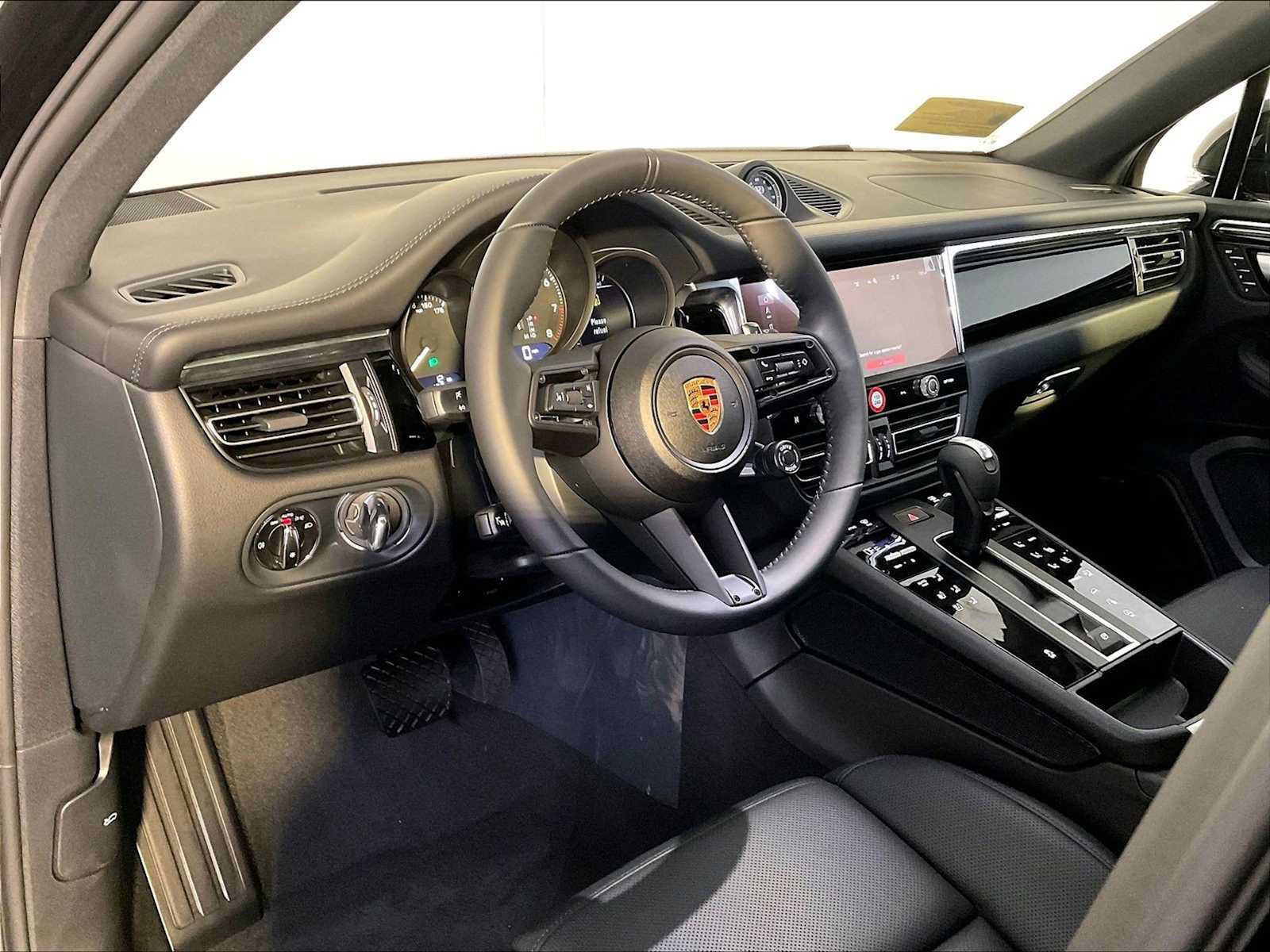 New 2026 Porsche Macan AWD/4WD image 4