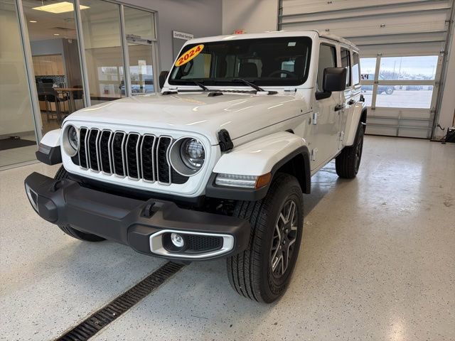 Used 2024 Jeep Wrangler Unlimited Sahara w/ Technology Group AWD/4WD image 5