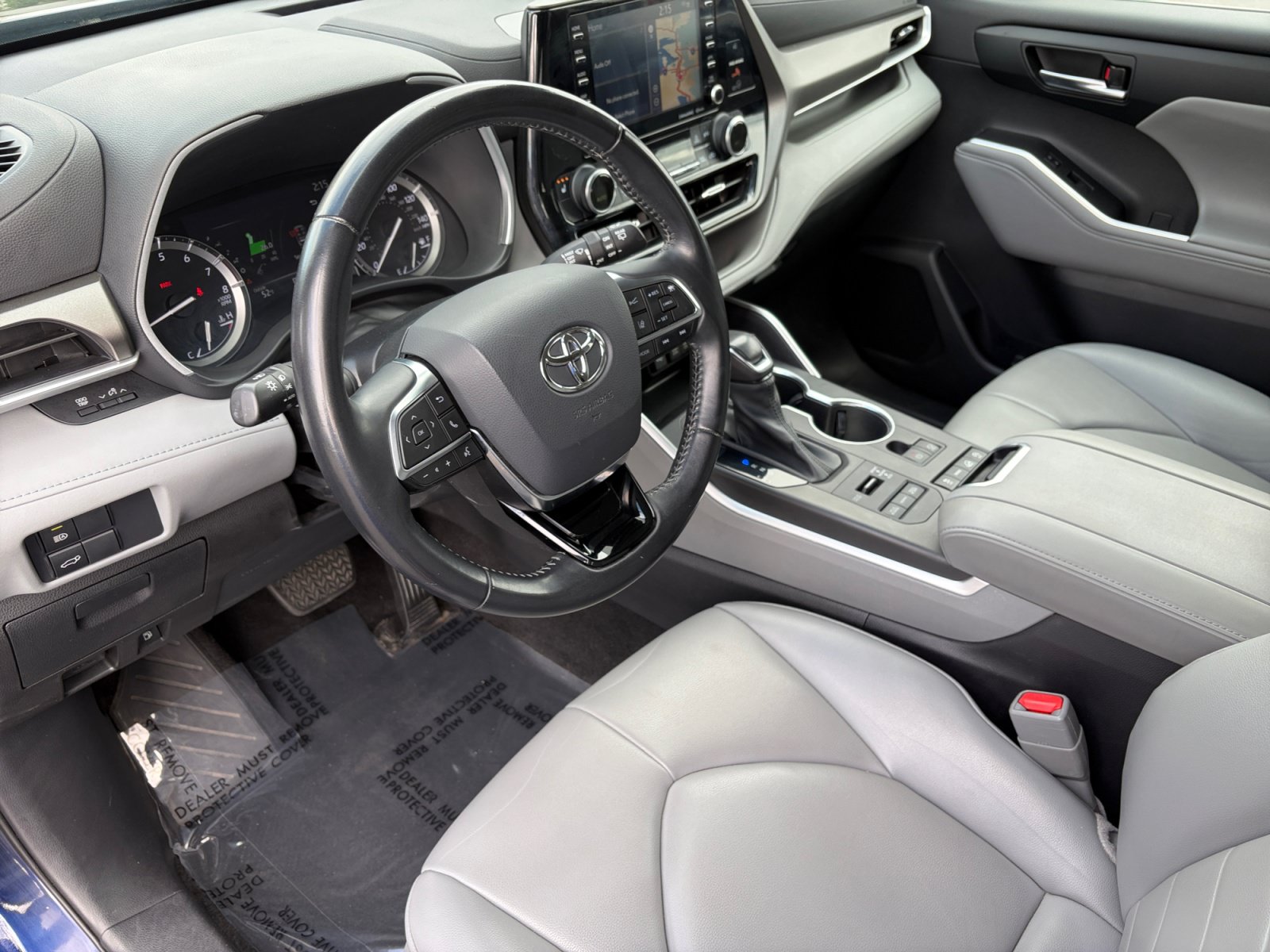 Used 2021 Toyota Highlander XLE AWD/4WD image 10
