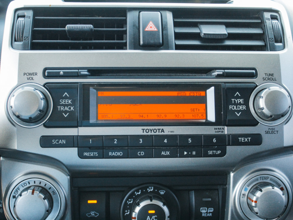 Used 2011 Toyota 4Runner SR5 w/ Premium Pkg w/Leather AWD/4WD image 19