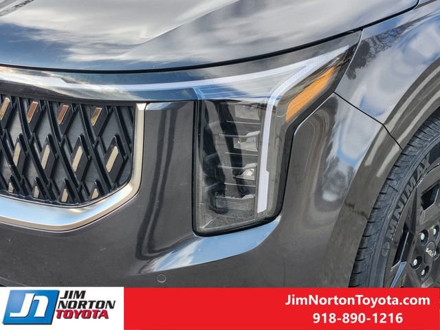 Used 2025 Kia Carnival image 10