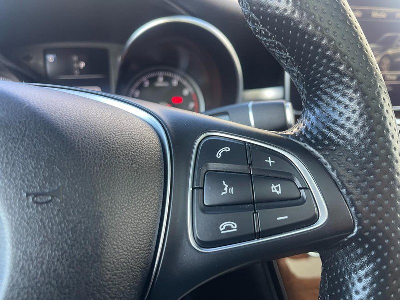 Used 2018 Mercedes-Benz GLC 300 4MATIC image 30