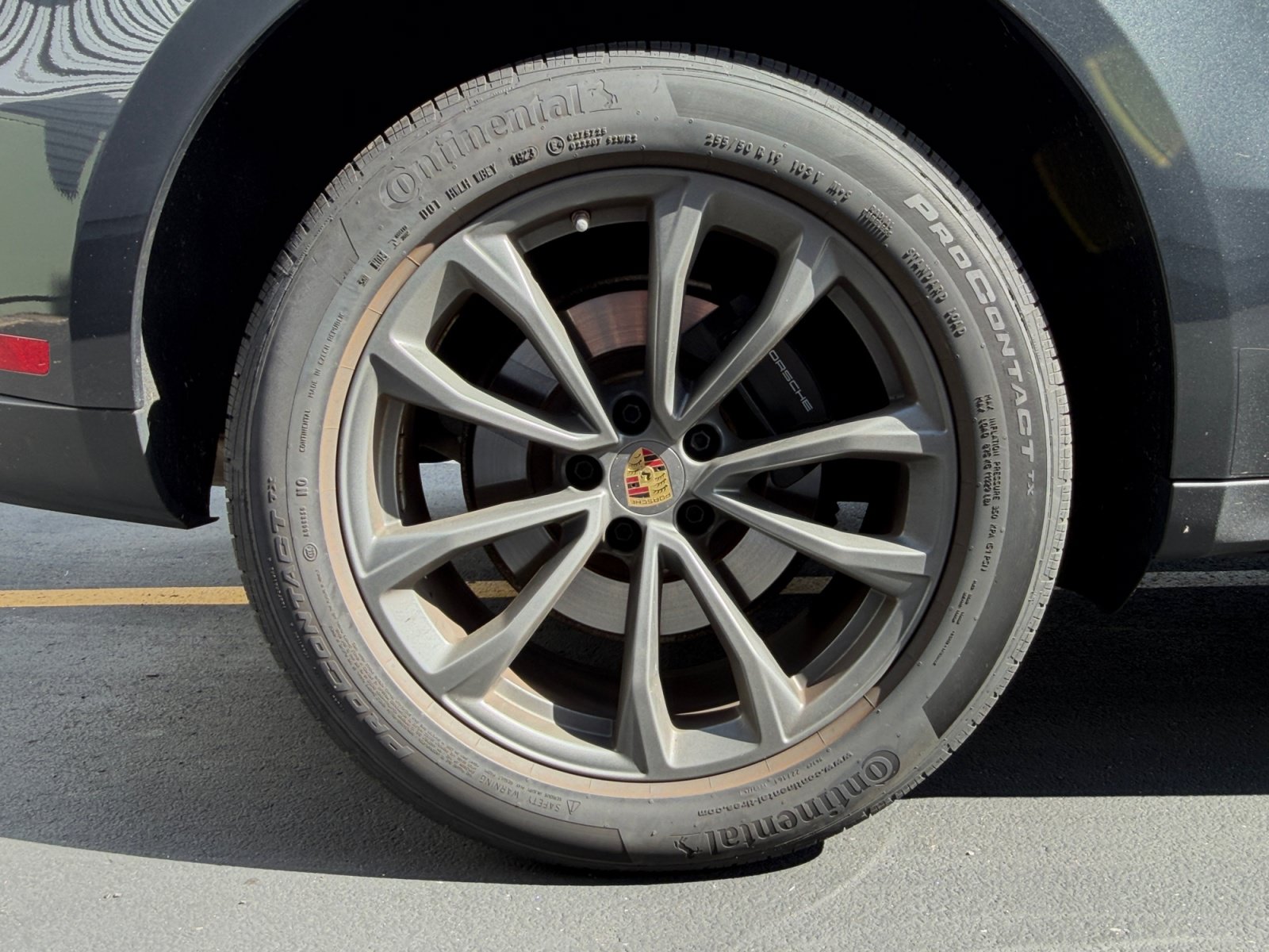 Used 2023 Porsche Macan AWD/4WD image 9