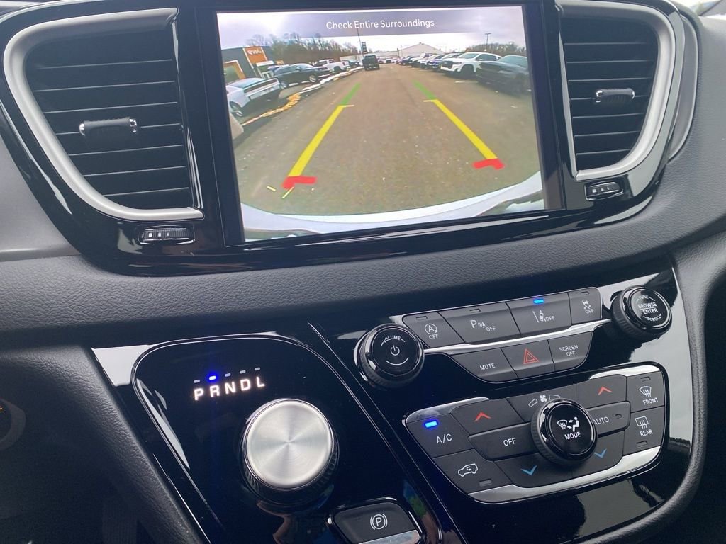 New 2026 Chrysler Voyager LX image 36