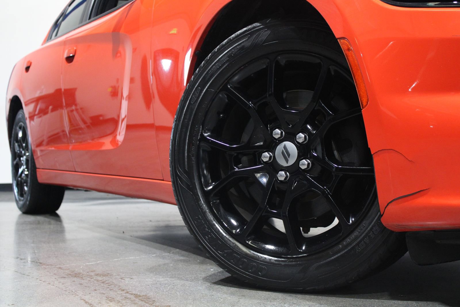 Used 2017 Dodge Charger SXT w/ Rallye Group image 3